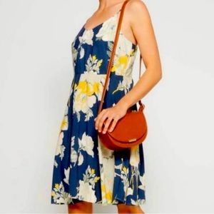 GAP Sun Dress Navy Blue Floral Spaghetti Strap Womens
Size Medium